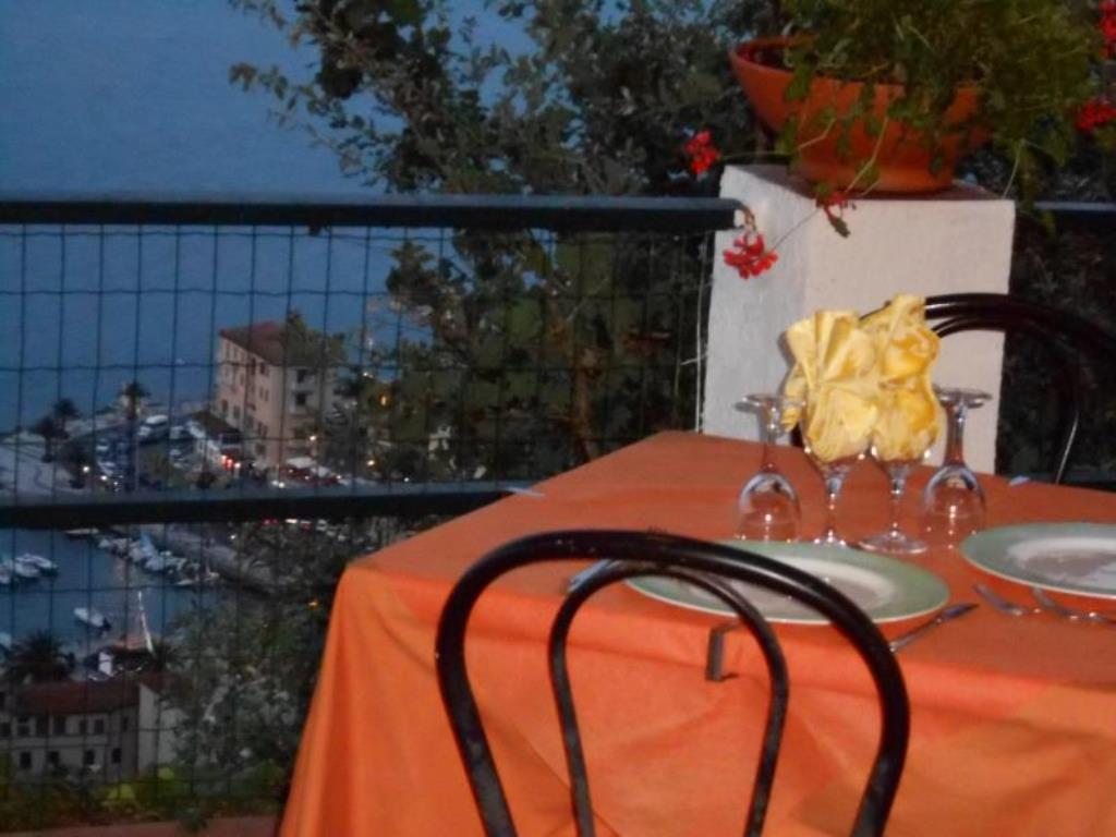Hotel Vittoria Porto Santo Stefano  Buitenkant foto