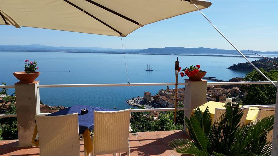 Hotel Vittoria Porto Santo Stefano  Buitenkant foto