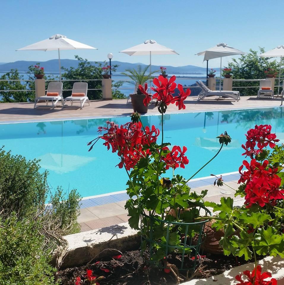 Hotel Vittoria Porto Santo Stefano  Buitenkant foto